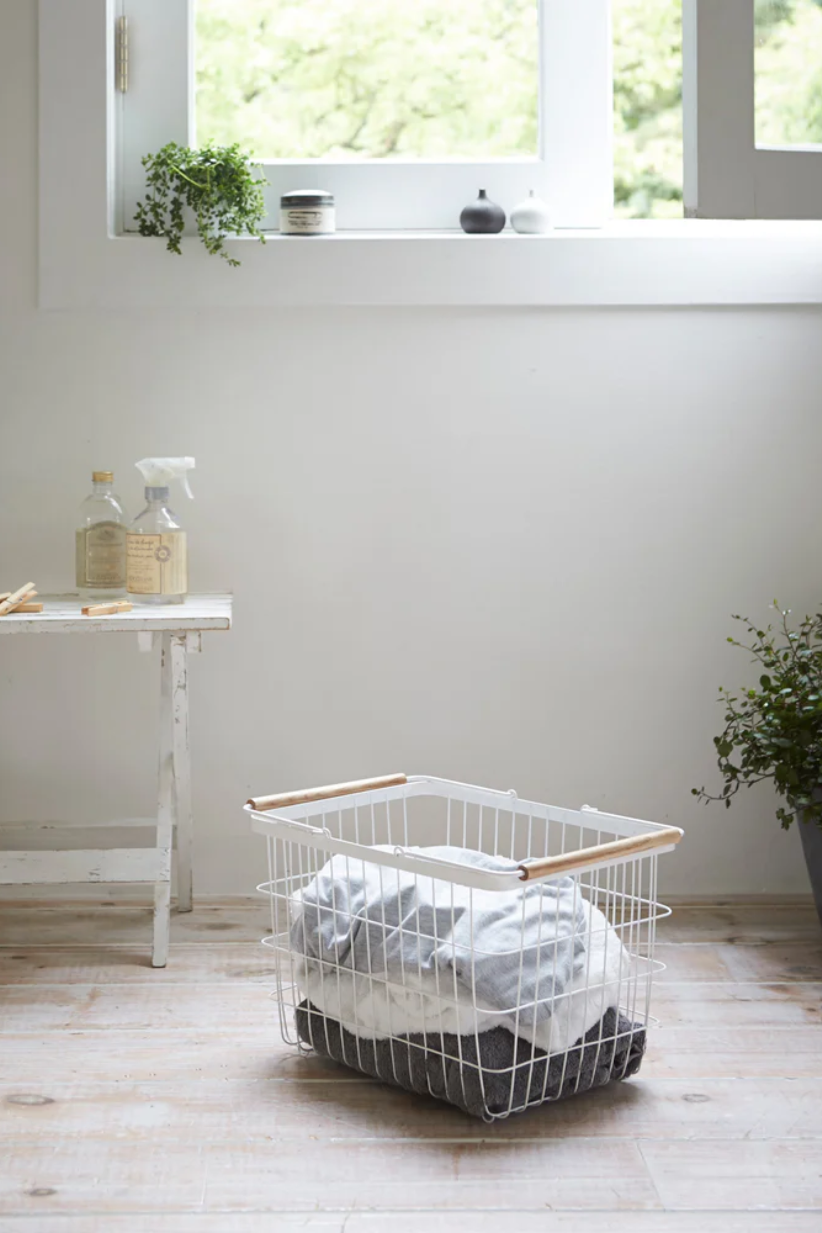 Yamazaki Tosca Laundry Basket - White