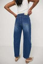 The Curve Barrel Jean