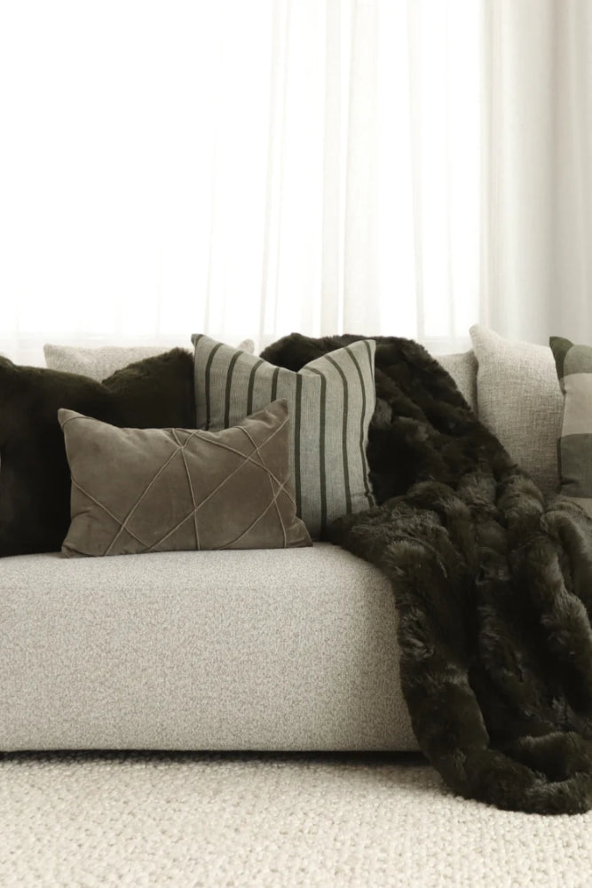 Pelage Throw