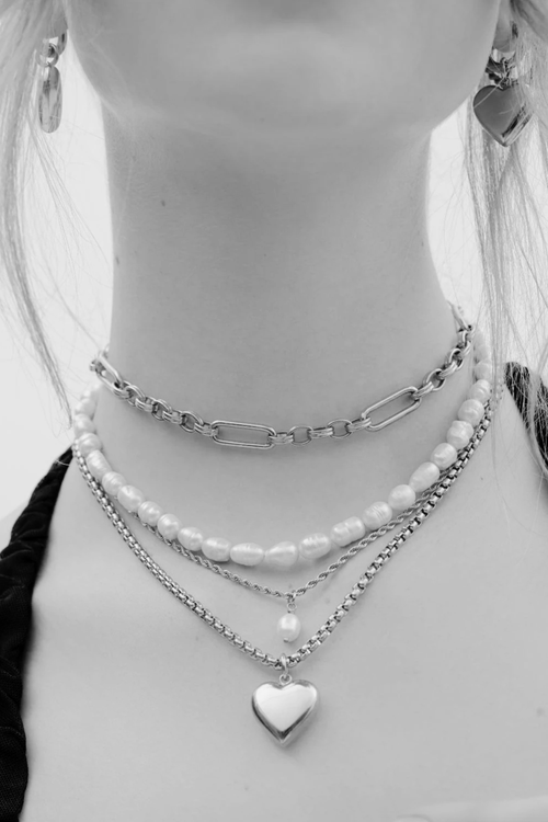 Bisous Necklace