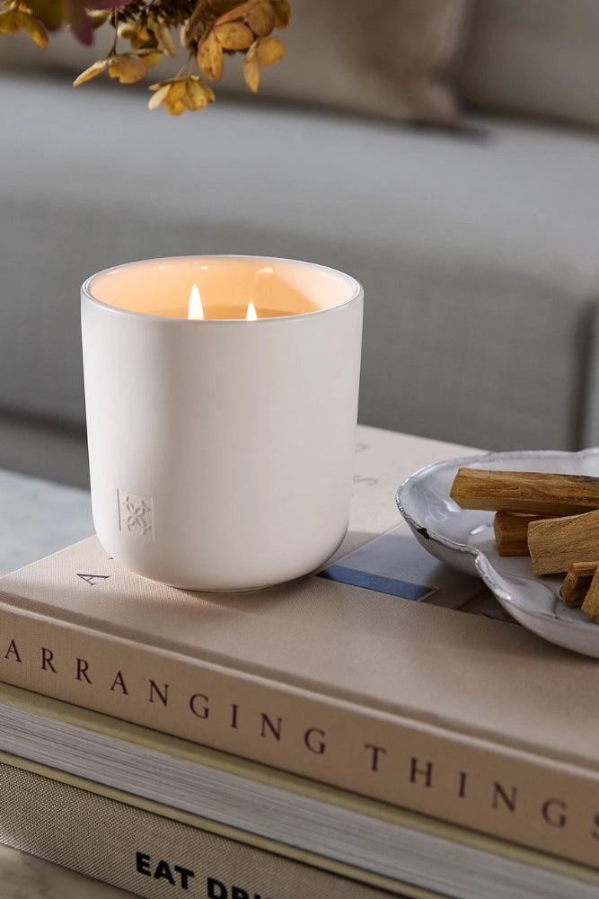 Circa Candle - Amber & Sandalwood