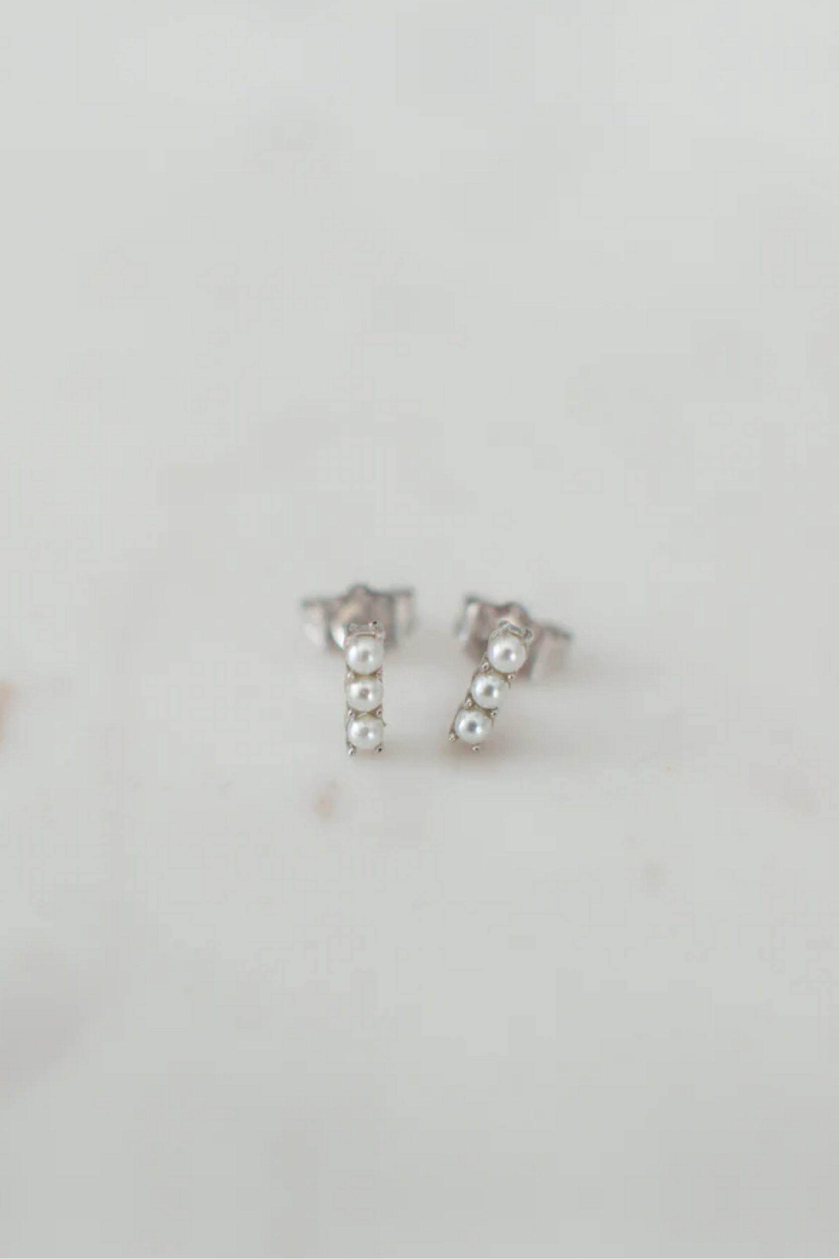 Pearl Bar Studs - Silver