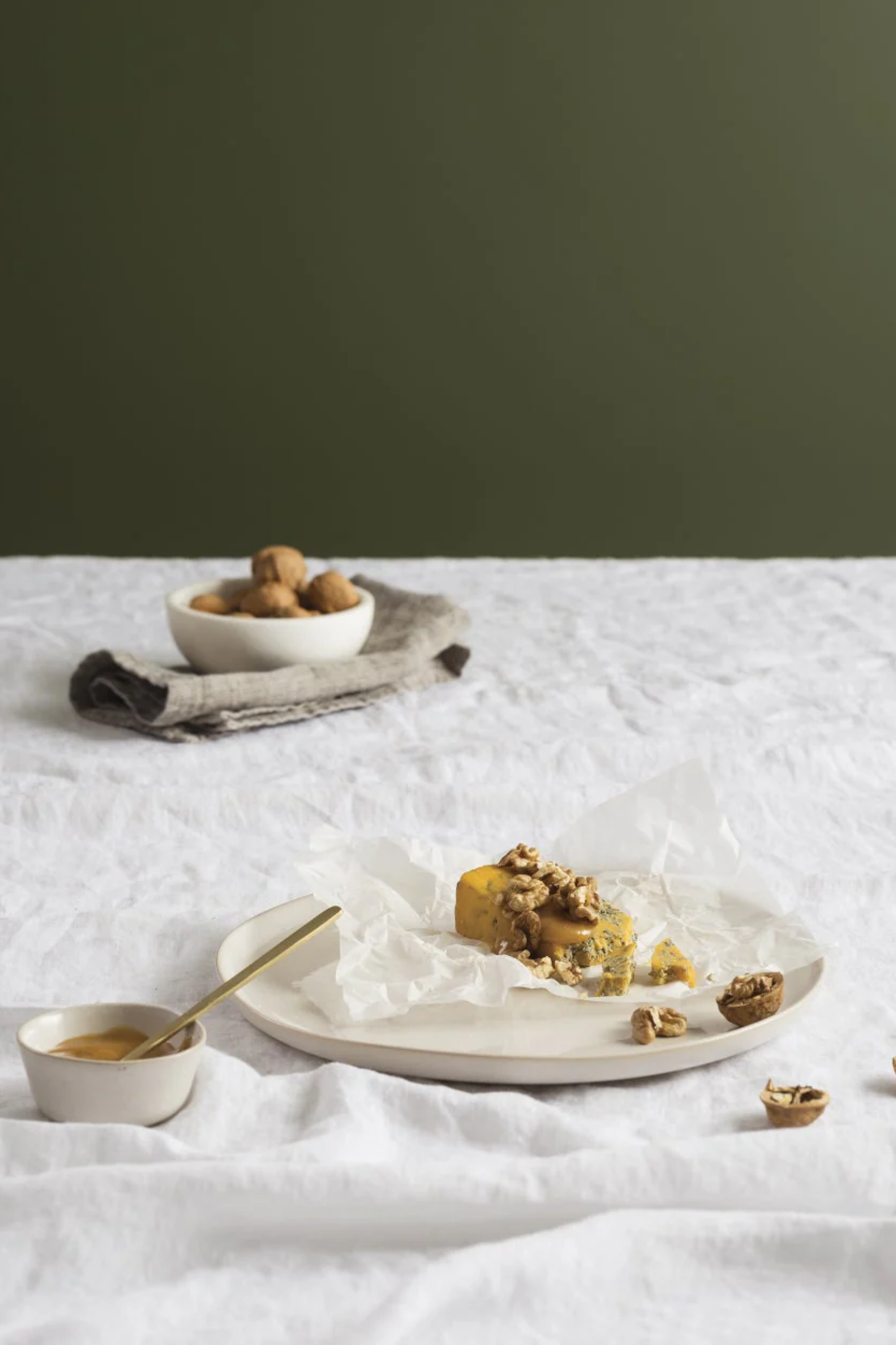 Finch Dinner Plate - White/Natural