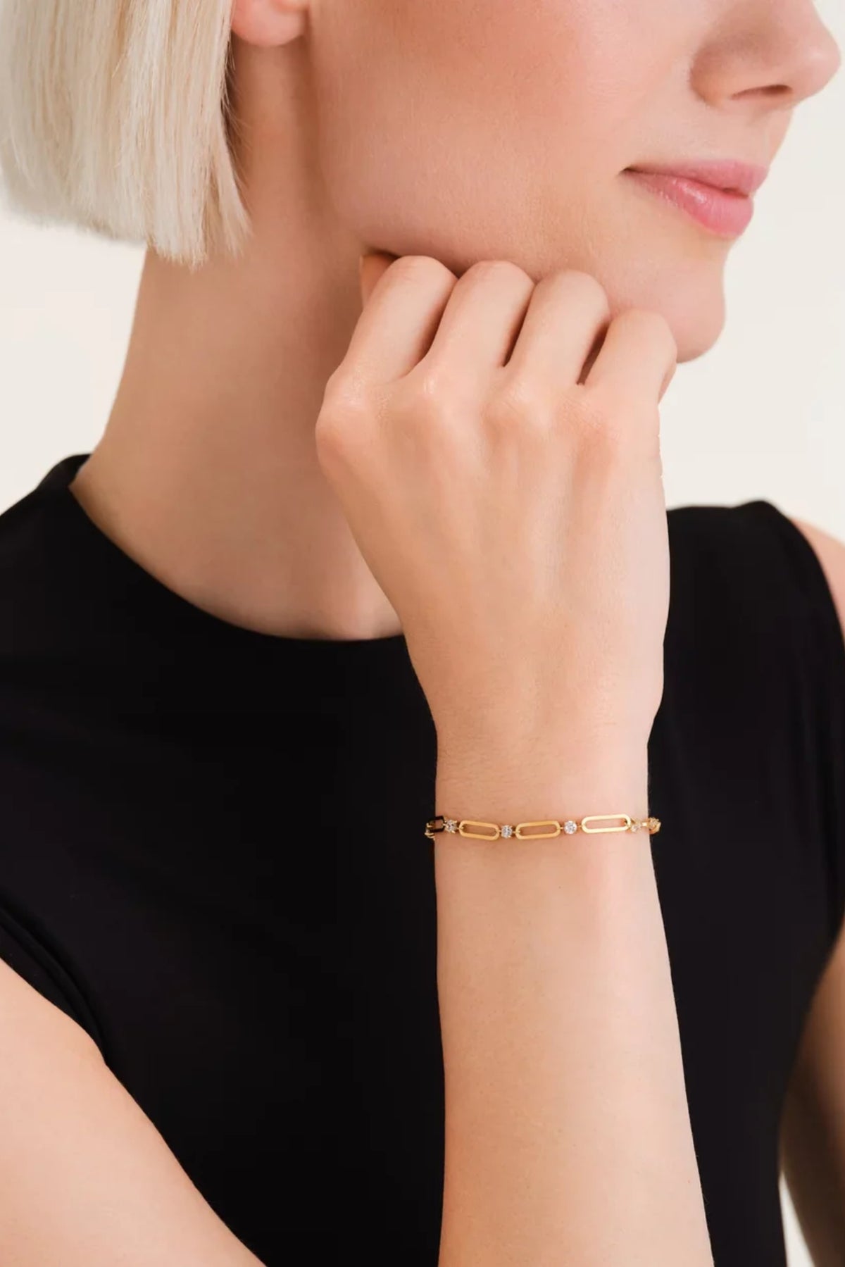 Round Crystal Paperclip Bracelet - Gold