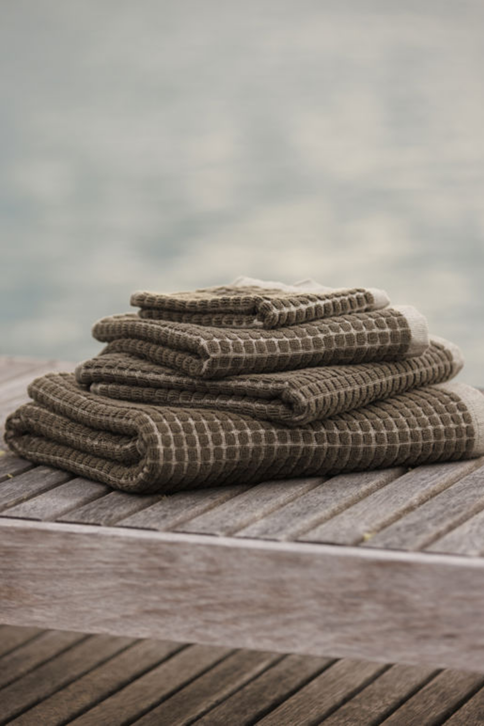 Nero Towel Range - Ivy/Cream