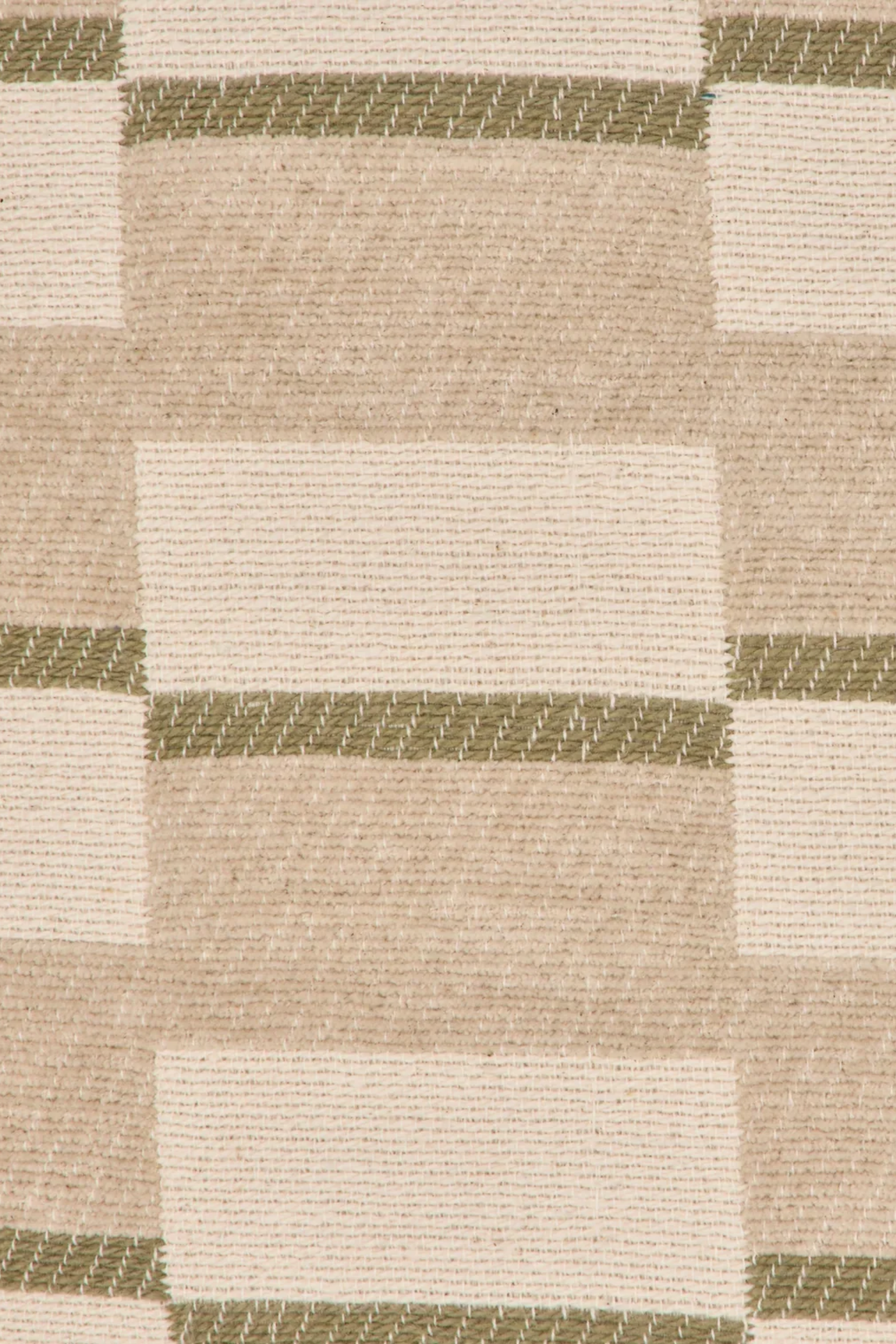 Nira Cushion