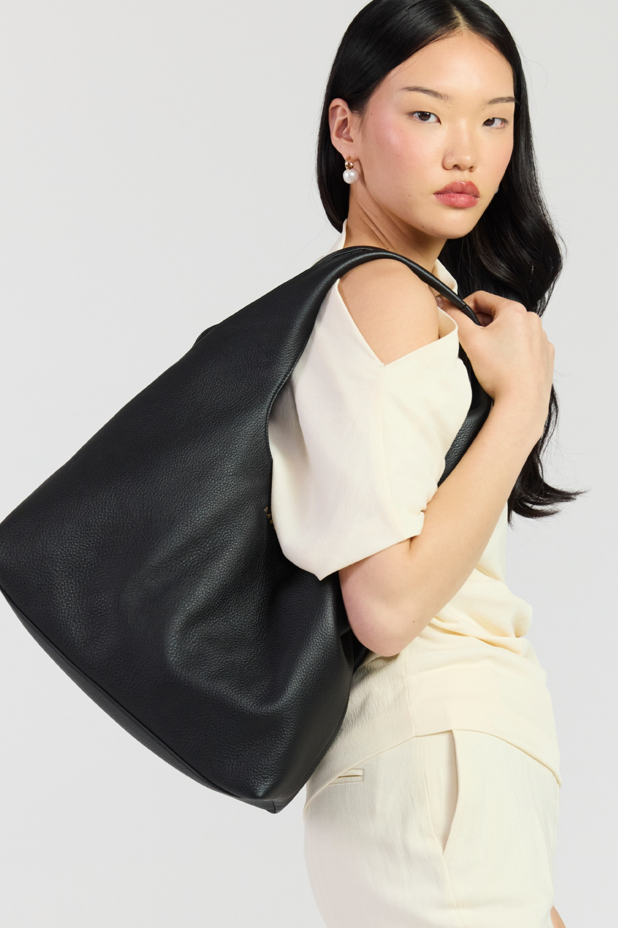 Kip Shoulder Bag - Black