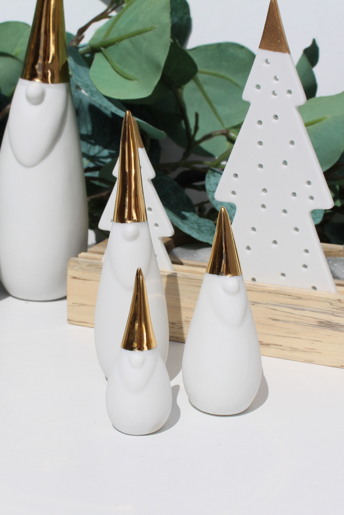 Porcelain Gold Santa Set of 3