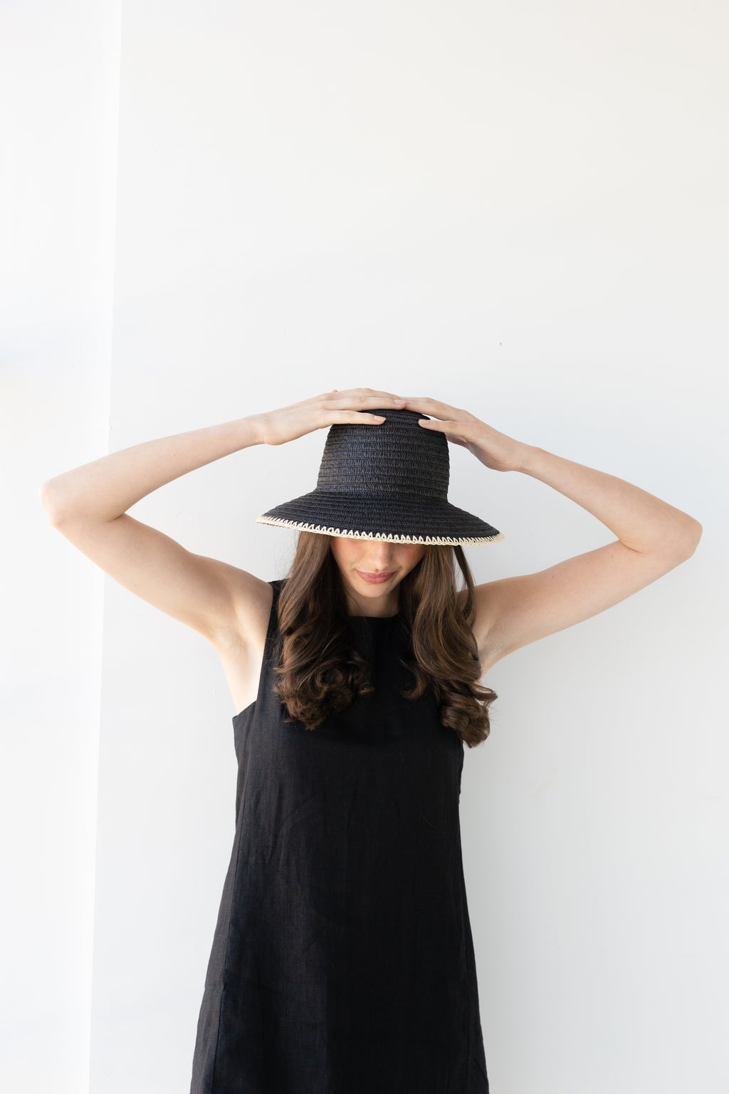 So Shady Stitch - Black/Ivory