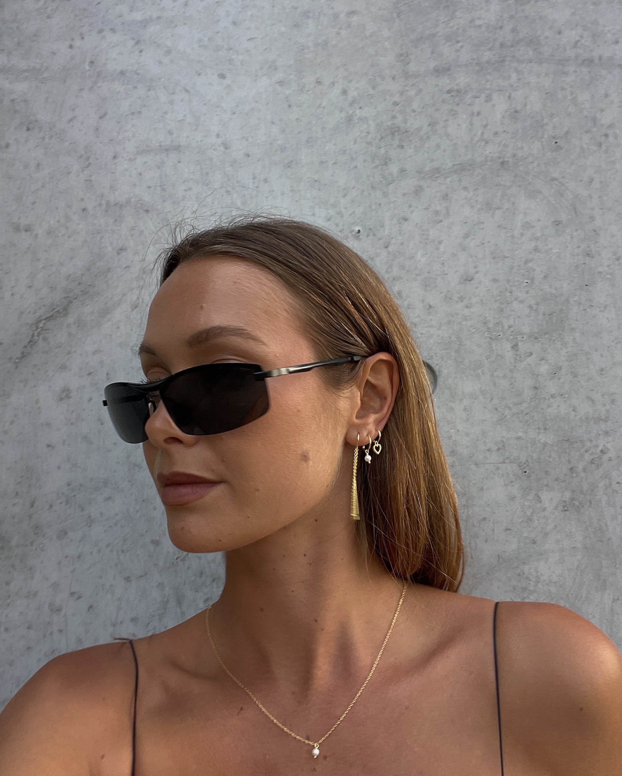 Cutout Heart Hoop Earrings - Gold