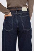 The Curve Barrel Jean