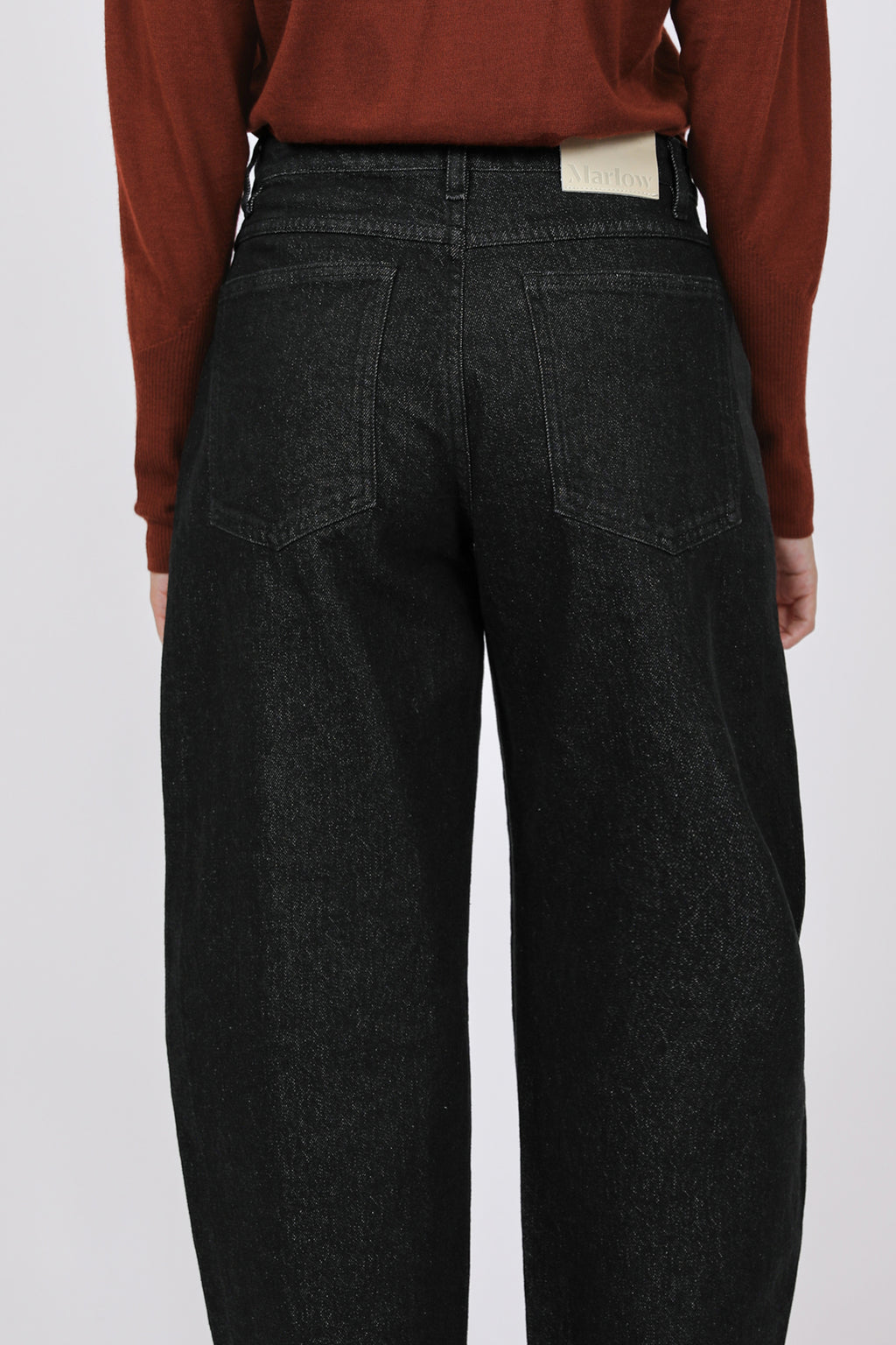 The Curve Barrel Jean