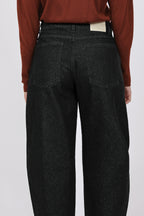 The Curve Barrel Jean