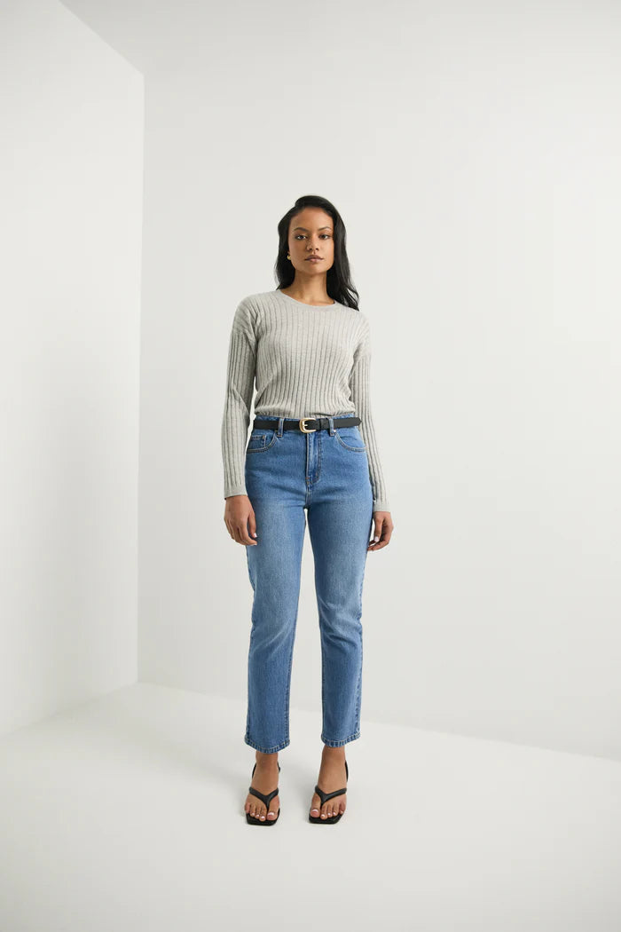 The Easy Straight Jean - Vintage Mid Wash