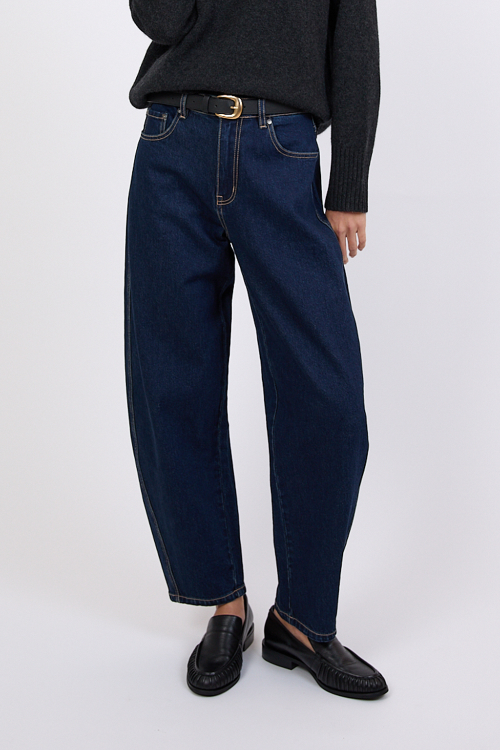 The Curve Barrel Jean