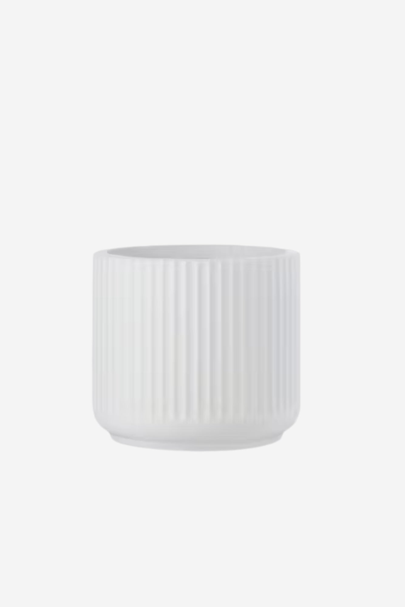 Liam Ribbed Planter - White
