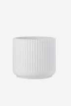 Liam Ribbed Planter - White