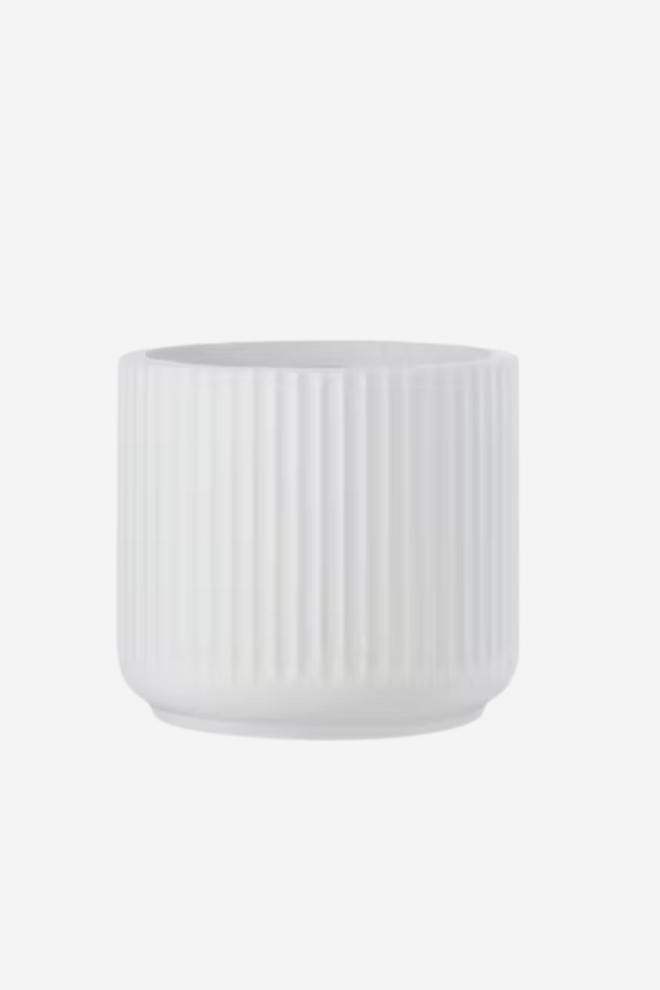 Liam Ribbed Planter - White