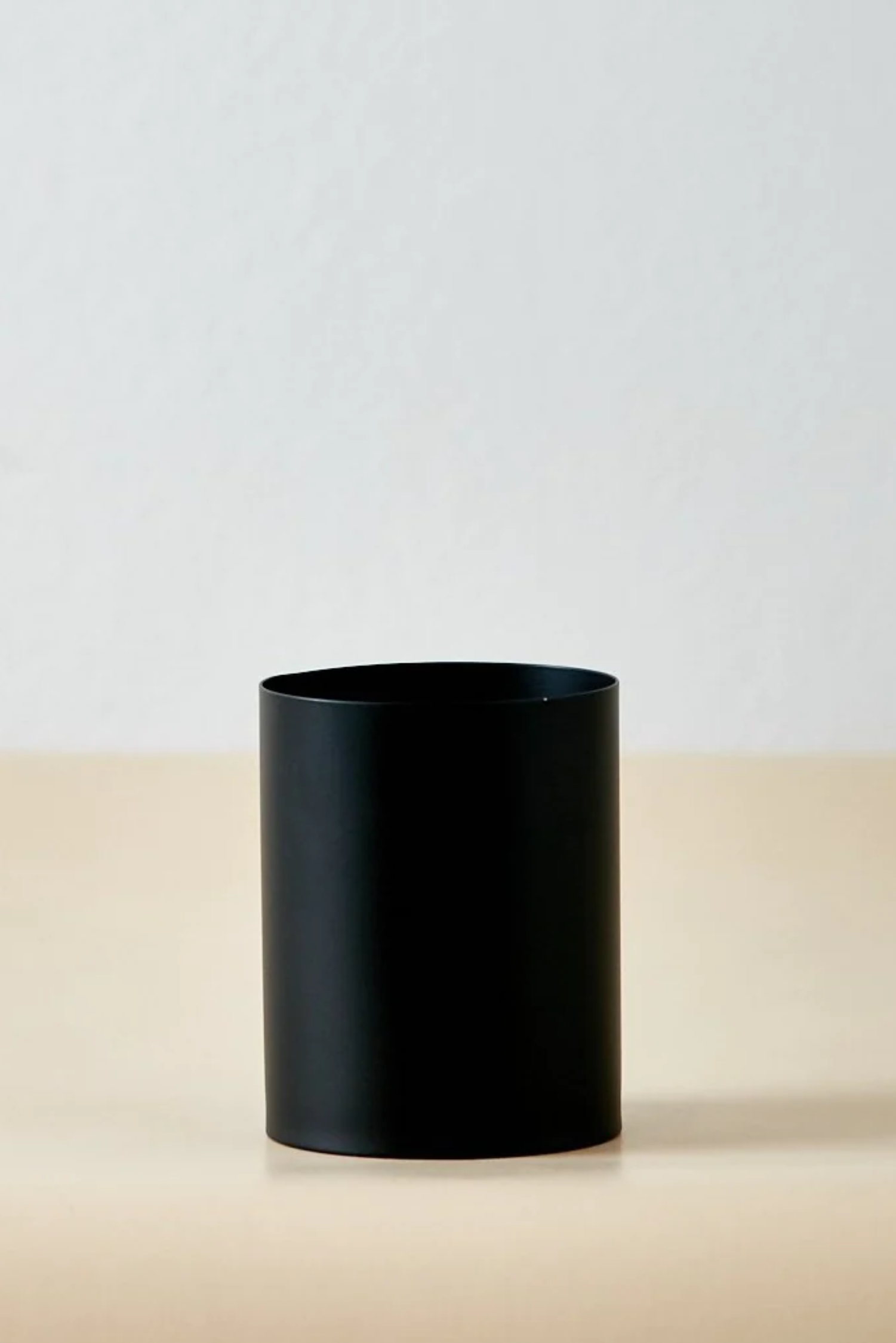 Baby Vase - Black